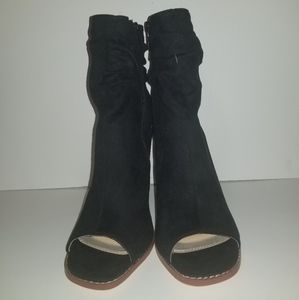 Unisa Black Faux Suede Sandal Heels Size 8.5M